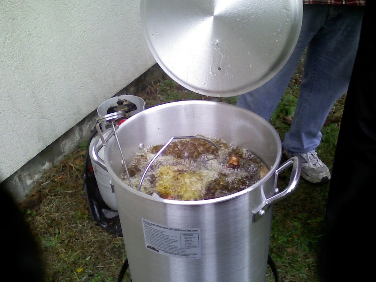 25 pounds of turkey frying!